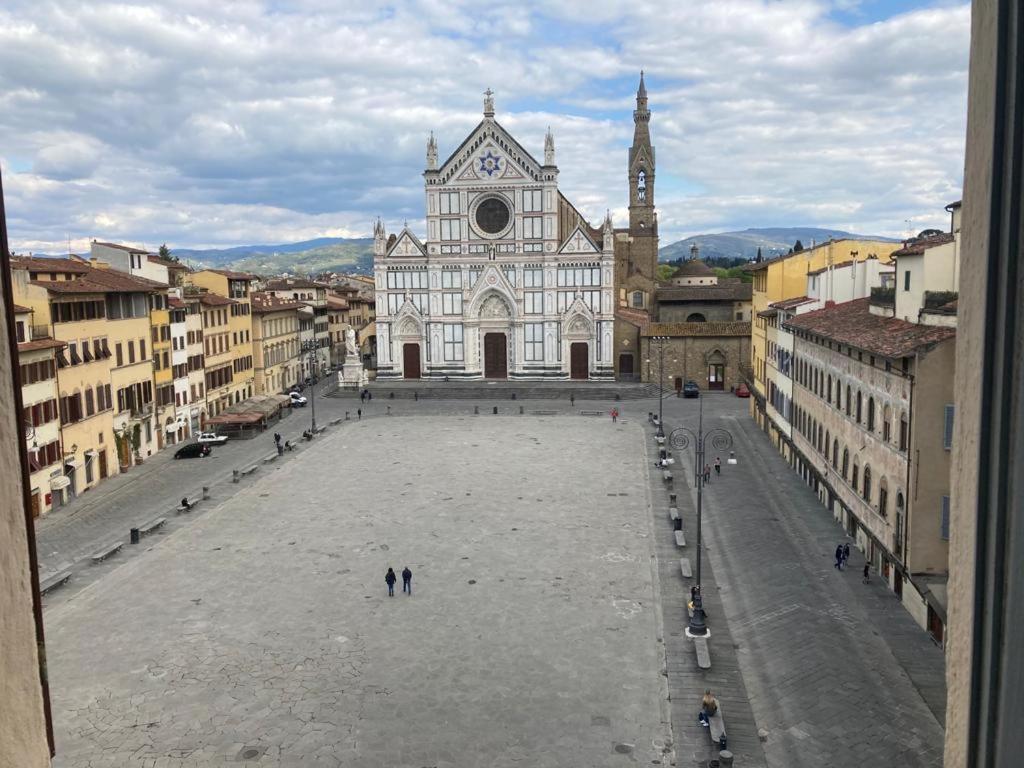 Ferienwohnung Attico In Piazza Santa Croce Florenz Exterior foto
